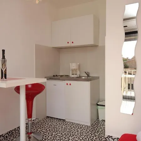 Appartement With A Parking Space Funtana, Porec - 7076 *