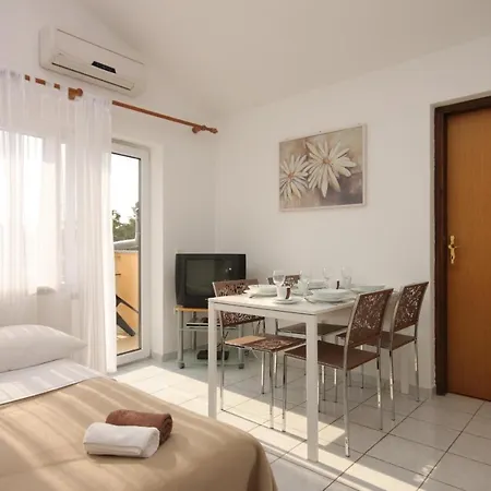 Appartement With A Parking Space Funtana, Porec - 7076 Funtana