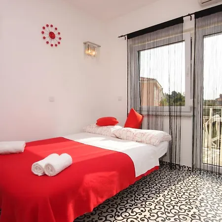 Appartement With A Parking Space Funtana, Porec - 7076 *
